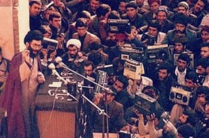 رهبر انقلاب: روایت کنید